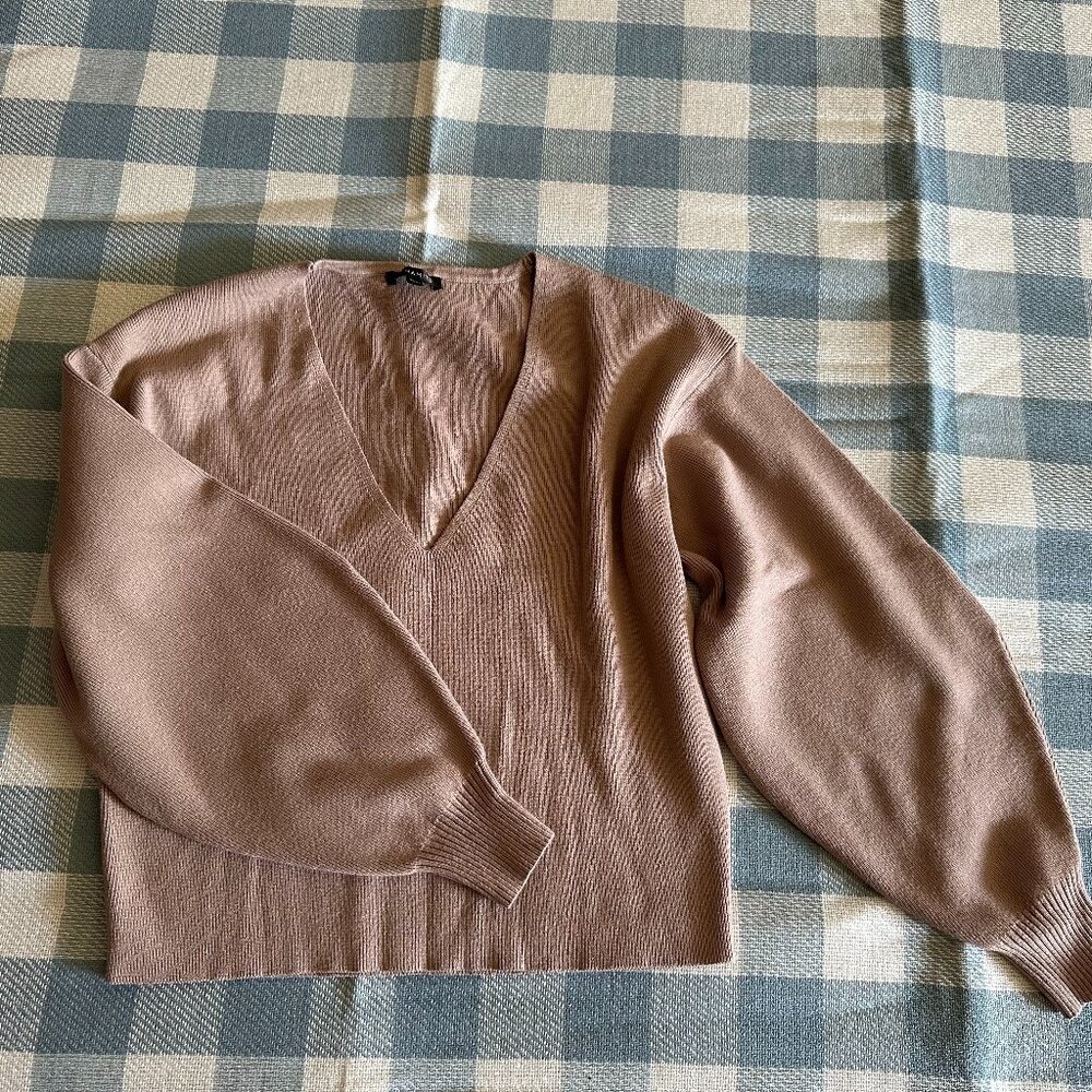 DYNAMITE Luca Puff Sleeve V-Neck Sweater, Light Brown XS